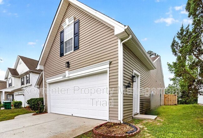 Building Photo - 1153 Hawick Dr
