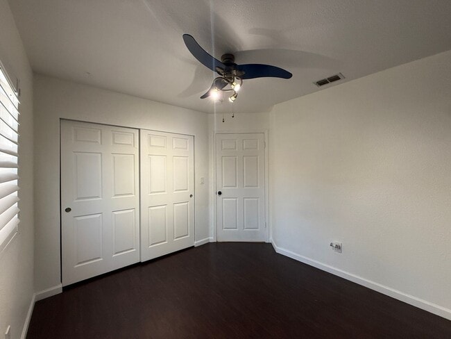 Building Photo - Charming 3 bedroom, 2 bathroom home locate...