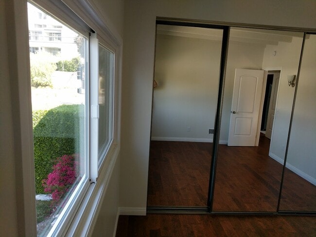 Building Photo - 16554 W Sunset Blvd
