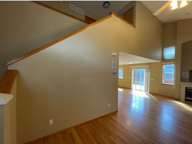 Building Photo - 10449 Hollyhock Court