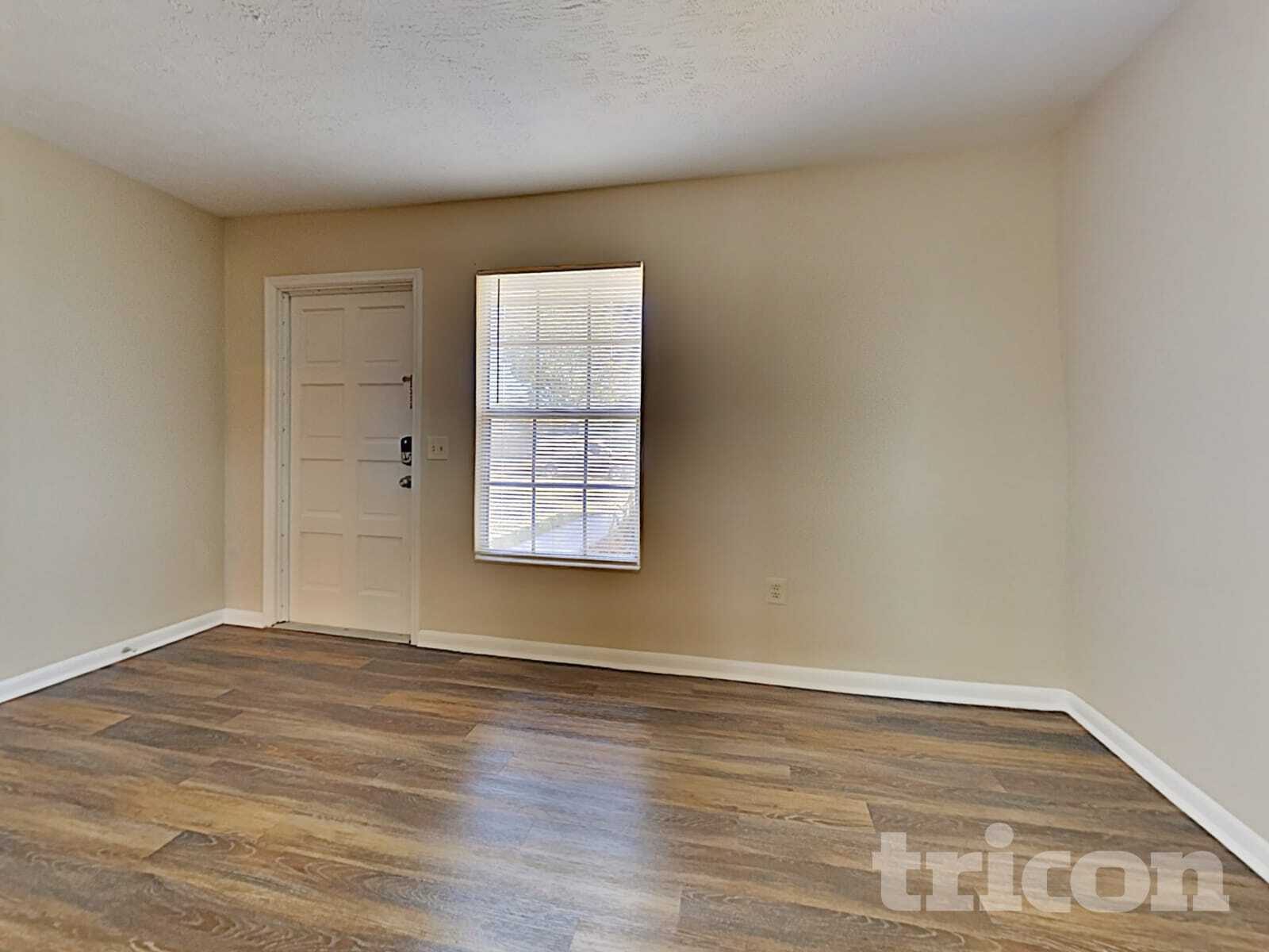 Building Photo - 1201 Windsor Cir