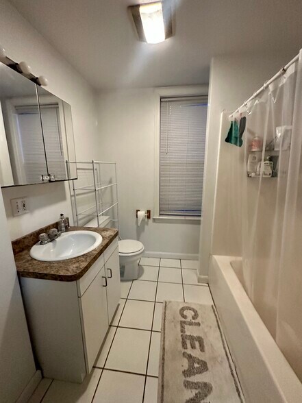 Building Photo - 15 Farrington Ave