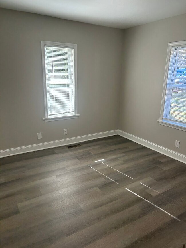 Building Photo - 1656 NE 22nd St