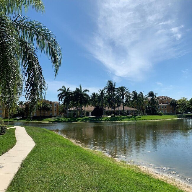 Building Photo - 2200 E Preserve Way