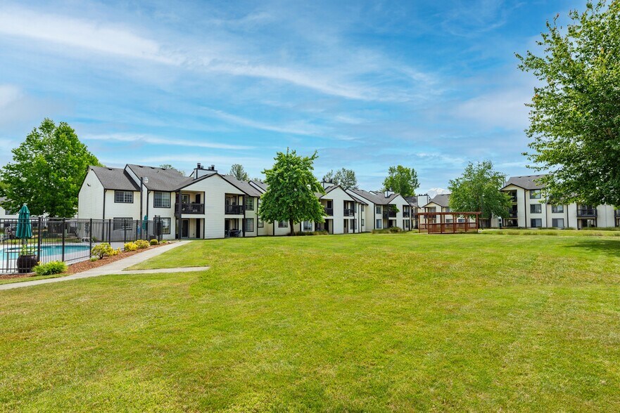Building Photo - Chinook Park Apartment Homes