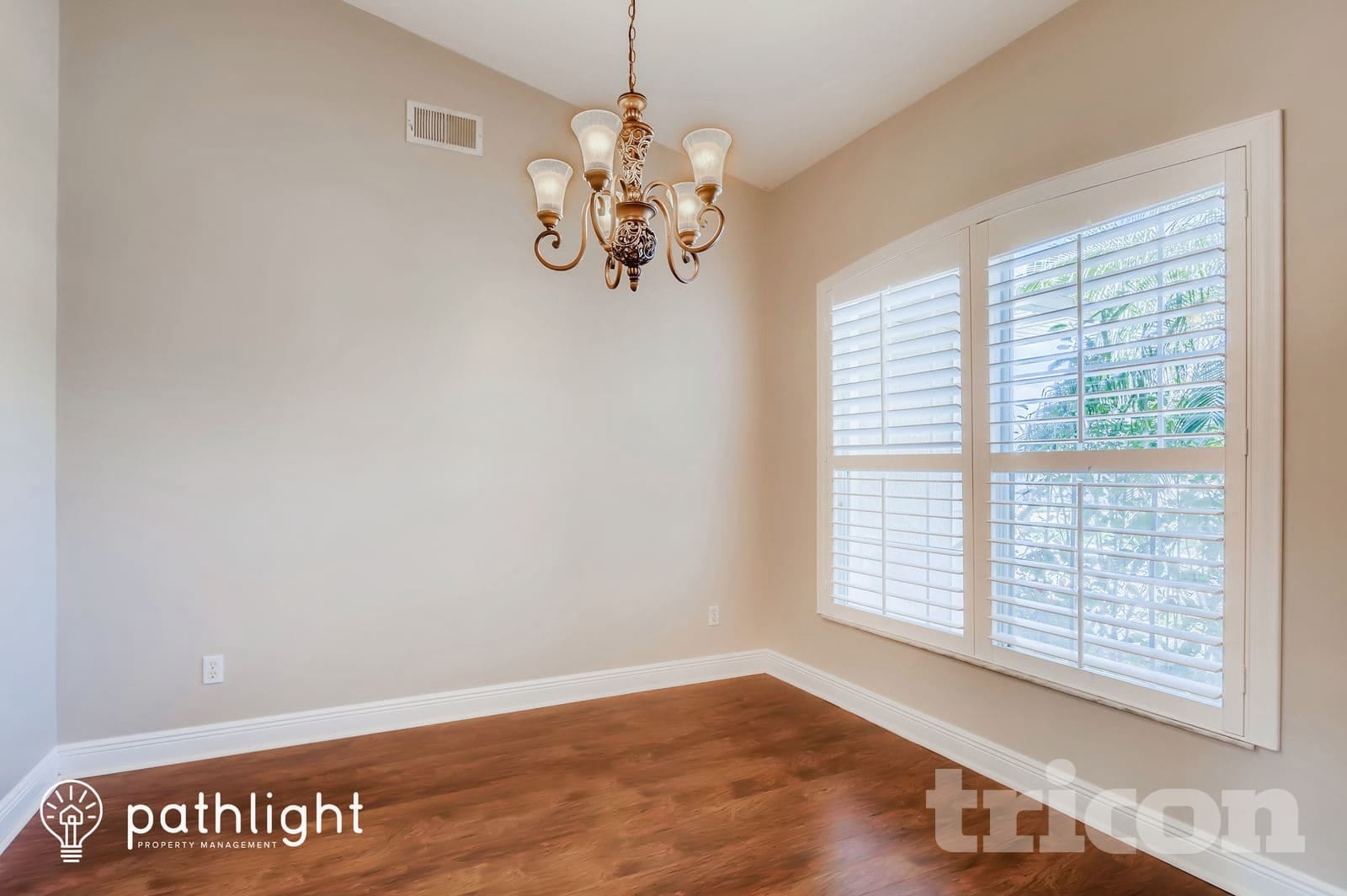 Building Photo - 10902 Versailles Blvd