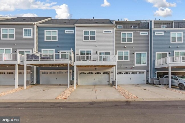 Building Photo - 7806 Johnnycake Rd