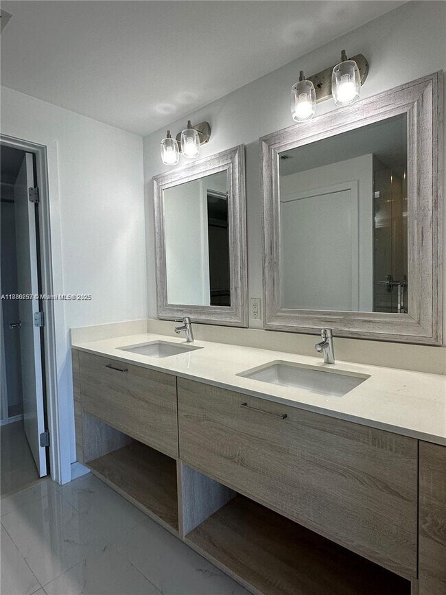 Building Photo - 16385 Biscayne Blvd