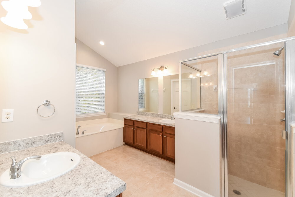 Building Photo - 875 Woodbridge Hollow N