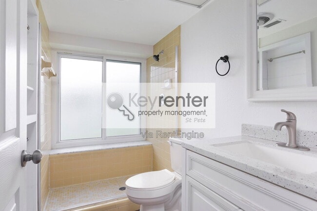 Building Photo - 6575 Green Valley Dr