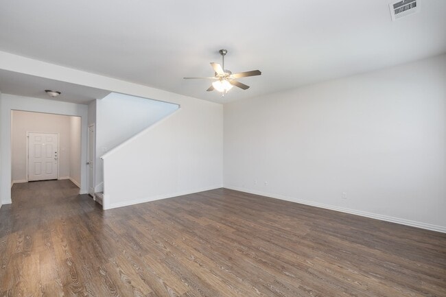 Building Photo - 336 Emerald Creek Dr