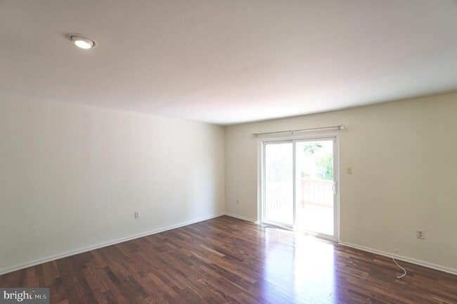 Building Photo - 1703 Smedley Ct
