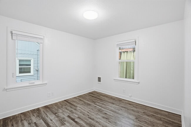 Building Photo - 2118 E Central Ave