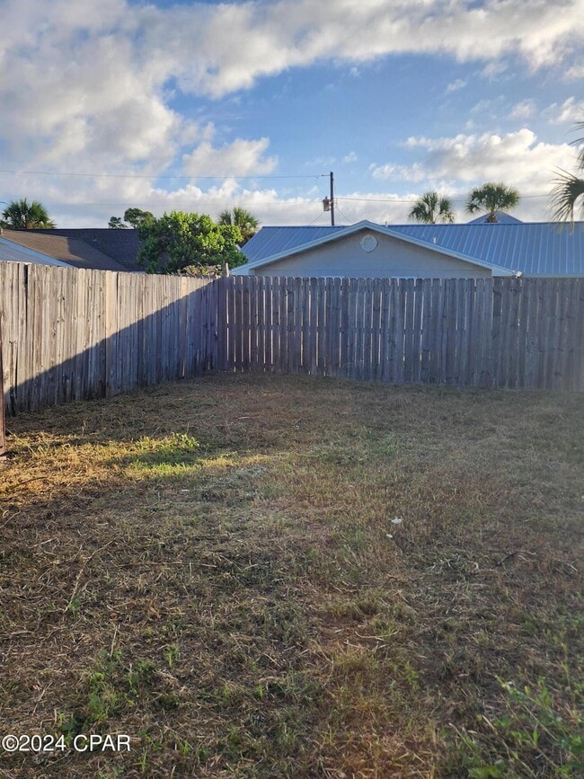 Building Photo - 5432 Sunset Ave