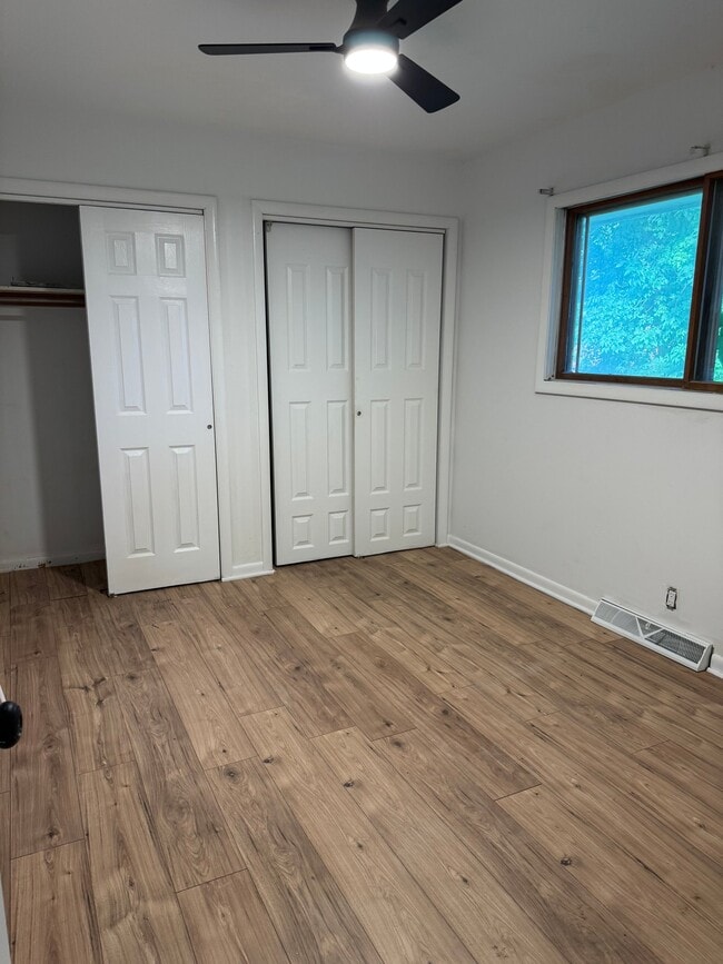 Building Photo - 312 Phyllis Ave