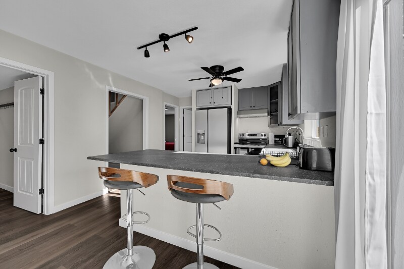 Building Photo - 660 Hickory St