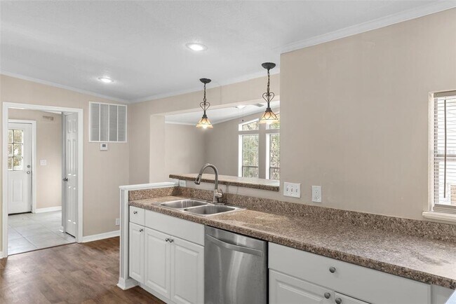 Building Photo - 6682 SW 156th Pl