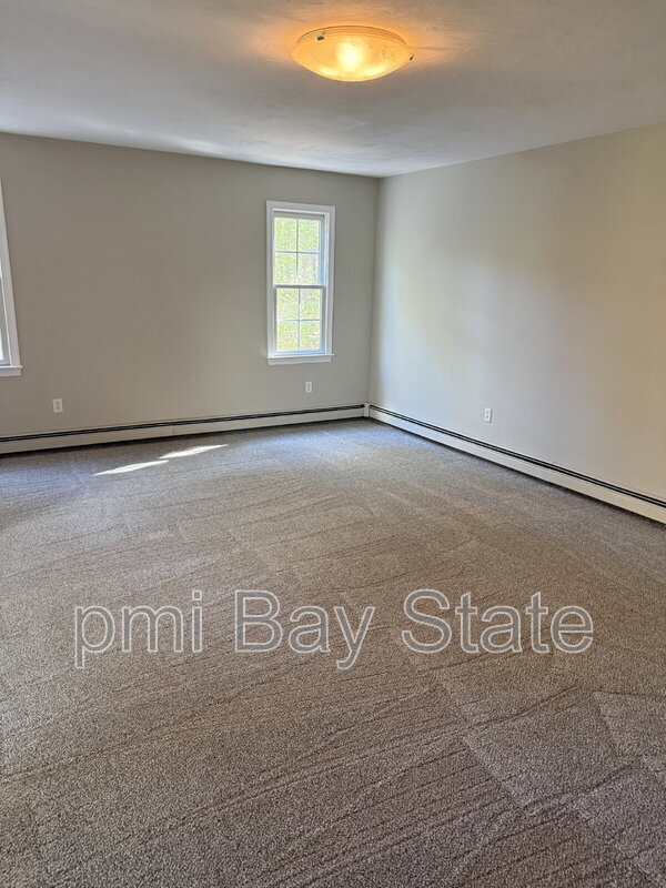 Building Photo - 164 South St
