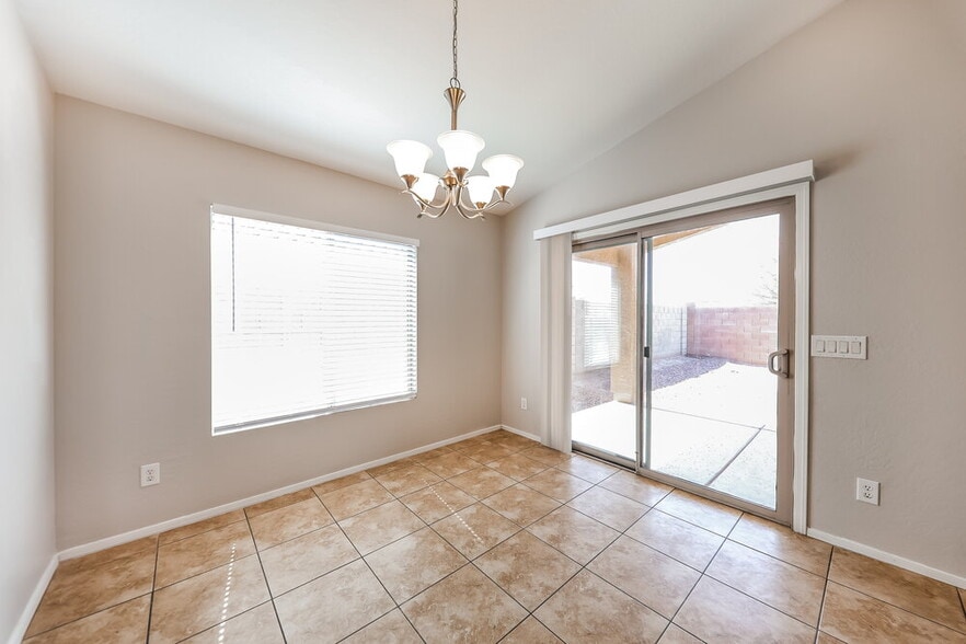 Building Photo - 1018 S 166th Dr