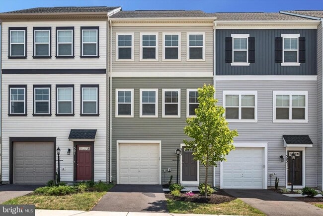 Building Photo - 303 Starry Way Dr