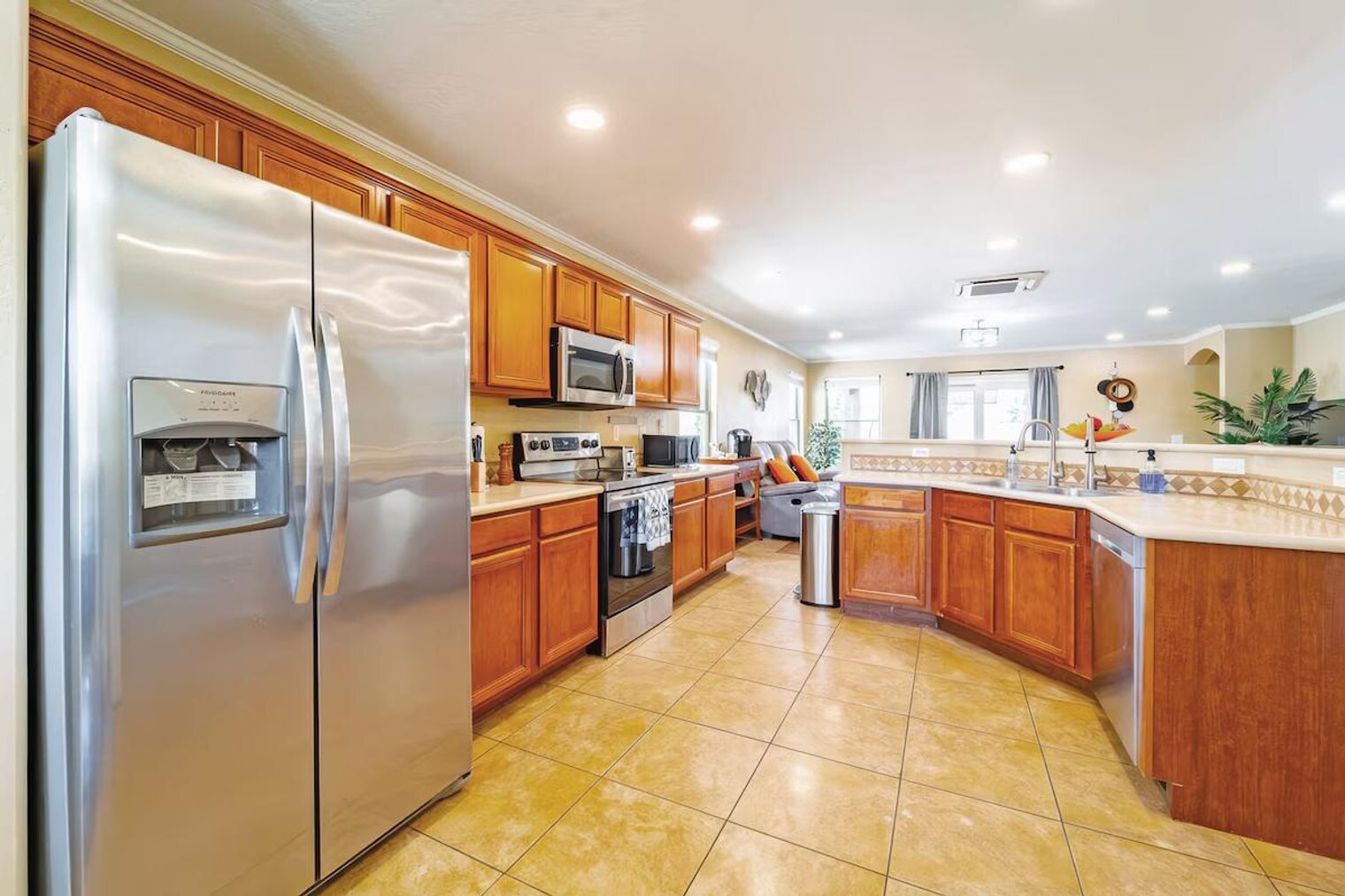 Building Photo - 1546 N Desert Willow St