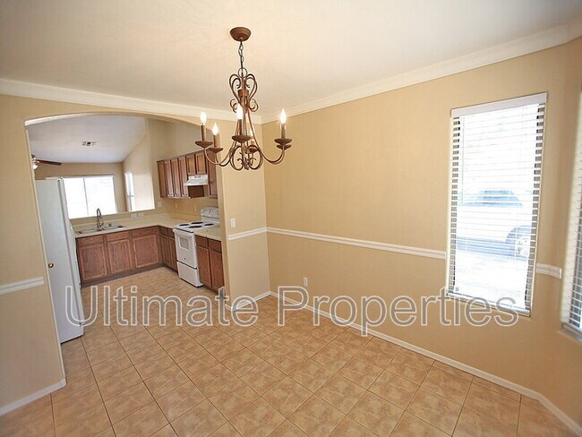 Building Photo - 2333 W Maldonado Dr