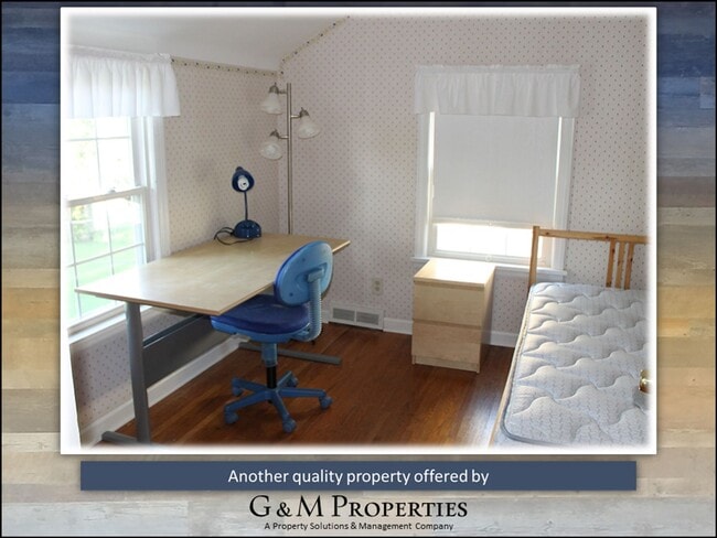 Building Photo - 4-Bedroom Single-Family - Walk to Strong/UofR!