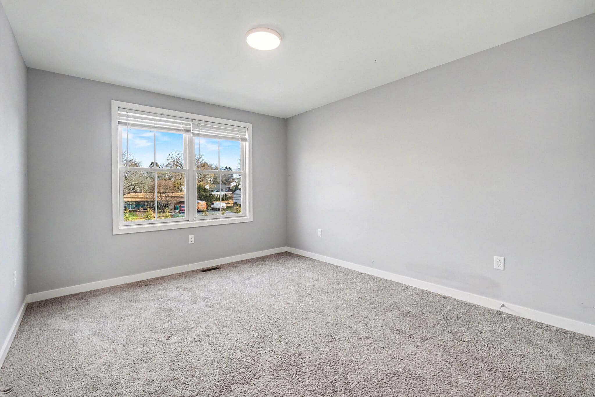 Building Photo - 120 Hart Ln