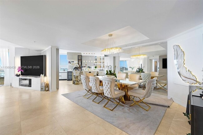 Building Photo - 848 Brickell Key Dr