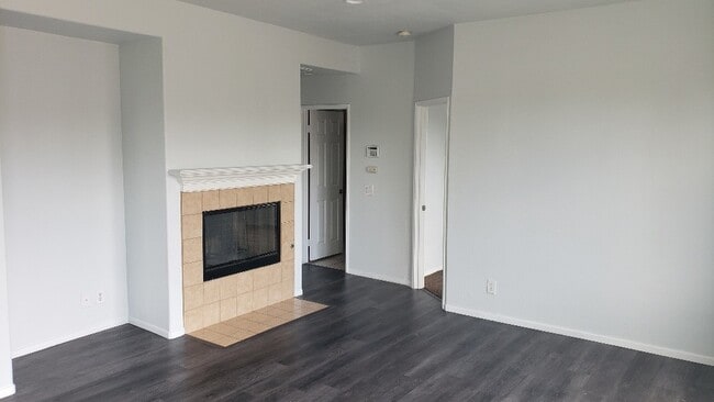 Building Photo - 1343 Estel Dr