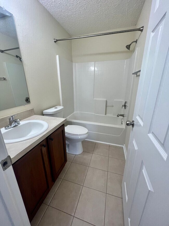 Building Photo - 485 Canyon Oak Loop
