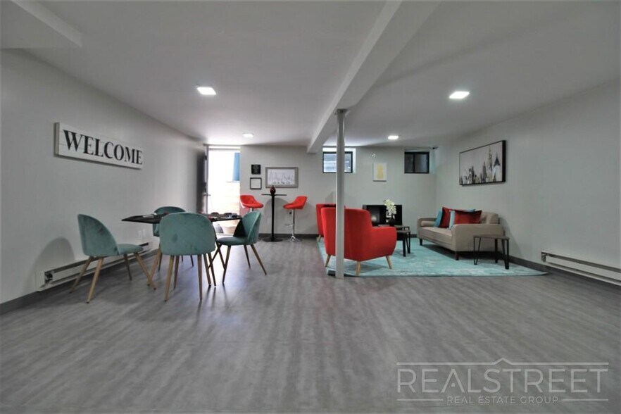 Building Photo - NO FEE! Modern New 2 Bed in Park Slope