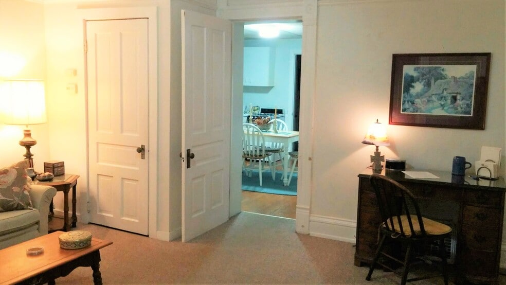 Building Photo - 18415 Hoffman Ave