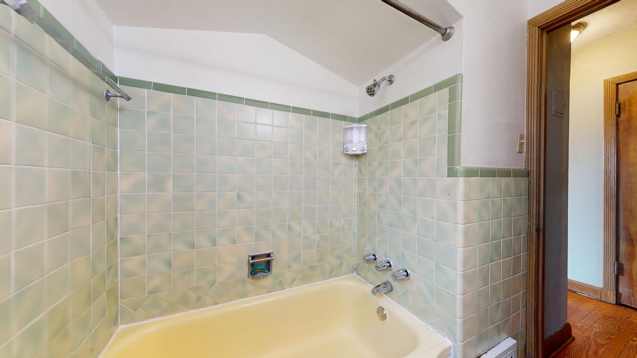 Building Photo - 5816 Mardel Ave