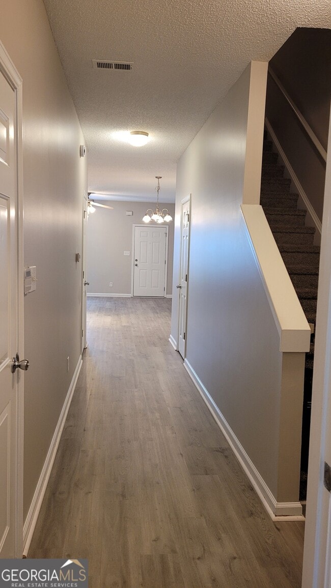 Building Photo - 4875 W Park Cir