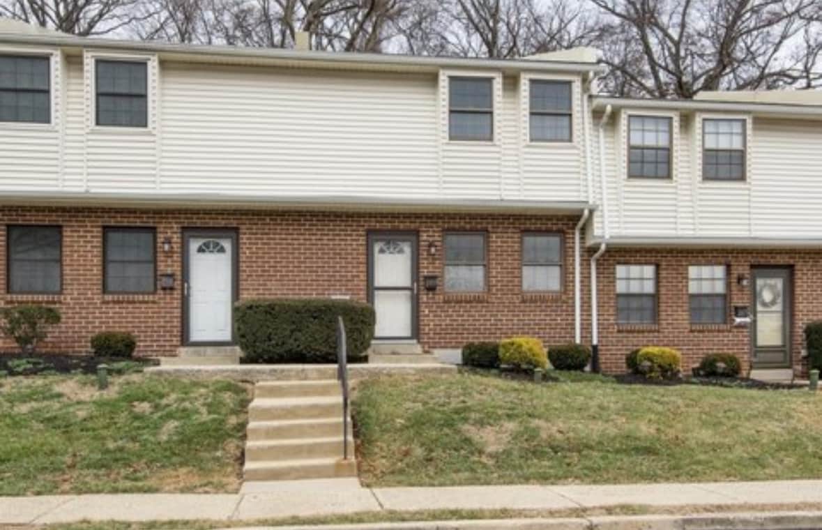 Building Photo - 249 Holly Dr
