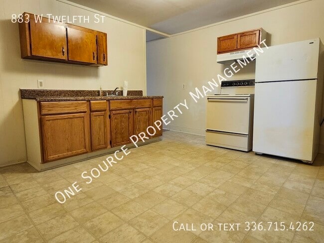 Building Photo - 883 W Twelfth St-