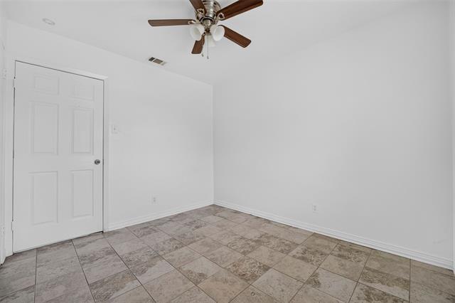 Building Photo - 909 Rosewood Hills Dr
