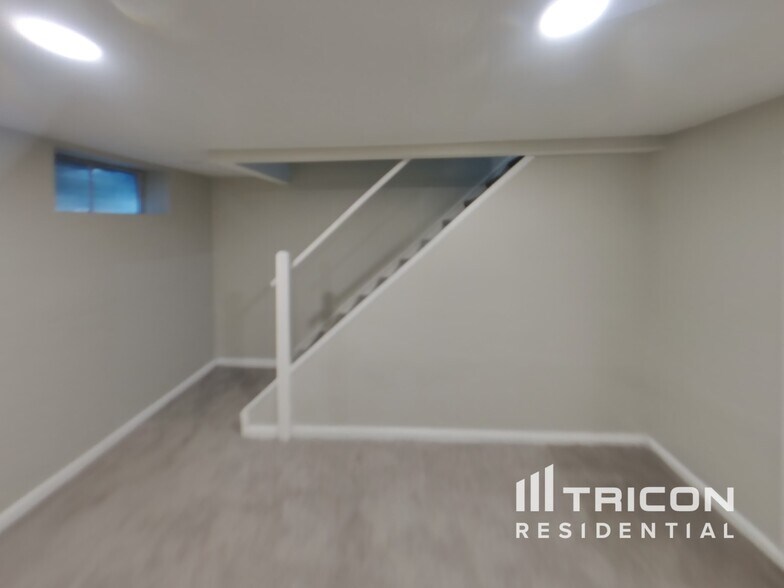 Building Photo - 721 Sequoia Dr
