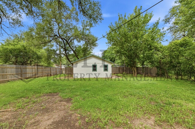 Building Photo - 1415 N Prairie Ln