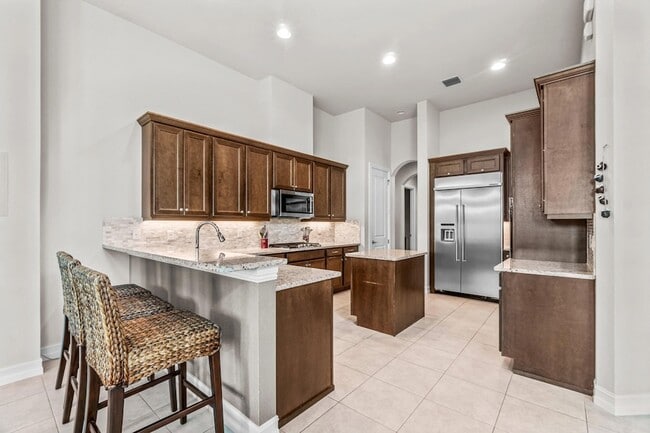 Building Photo - 114 Carmela Ct