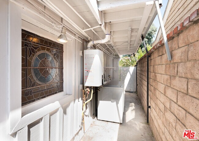 Building Photo - 14842 Morrison St