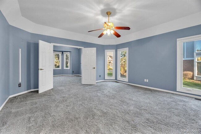 Building Photo - 6573 Poppleton Rd