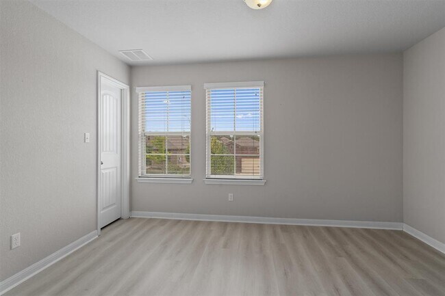 Building Photo - 1509 Everts St