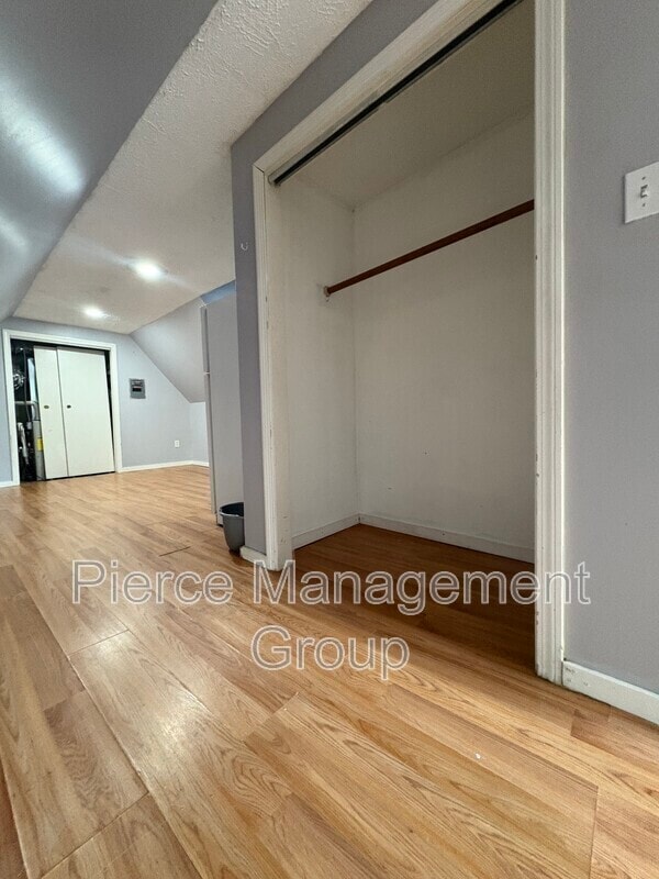 Building Photo - 140 Rumford St