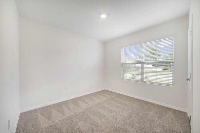 Building Photo - 296 Hickory Crse Trl