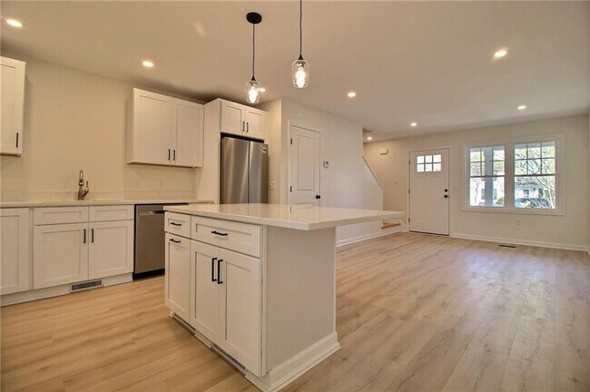 Building Photo - 1 Cottage St