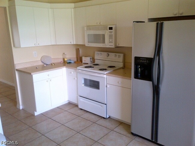 Building Photo - 622 Grant Ave