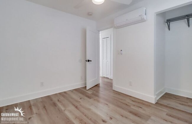 Building Photo - Modern 2Bdm 1Ba Apartment in the Azalea Pa...