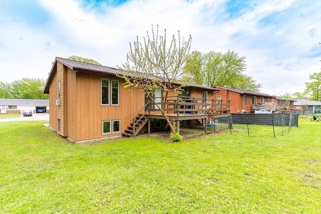 Building Photo - 1701 Saint Agnes Dr